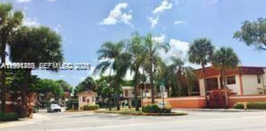 Condo in Miami, Florida, 2 bedrooms  № 2055590