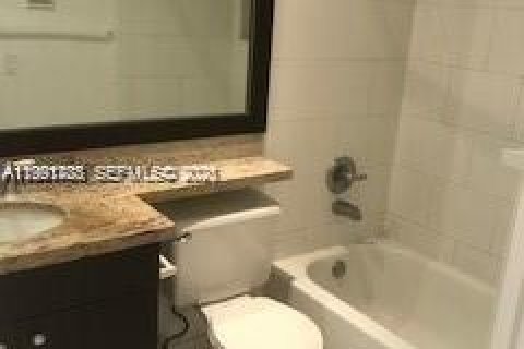 Condo in Miami, Florida, 2 bedrooms  № 2055590 - photo 21