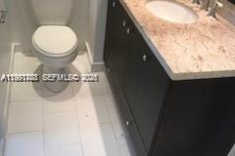 Condo in Miami, Florida, 2 bedrooms  № 2055590 - photo 20