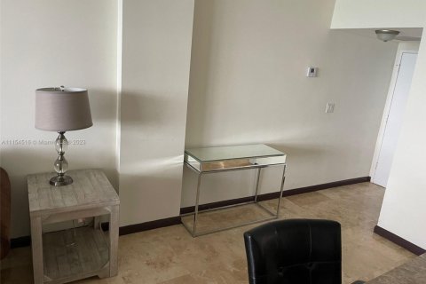 Copropriété à louer à Hollywood, Floride: 2 chambres, 127.09 m2 № 2048641 - photo 9