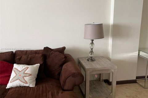 Copropriété à louer à Hollywood, Floride: 2 chambres, 127.09 m2 № 2048641 - photo 8