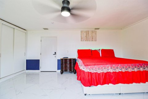 House in Boynton Beach, Florida 4 bedrooms, 128.76 sq.m. № 2391781 - photo 7