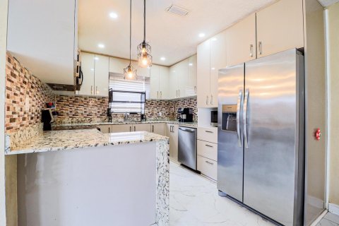 House in Boynton Beach, Florida 4 bedrooms, 128.76 sq.m. № 2391781