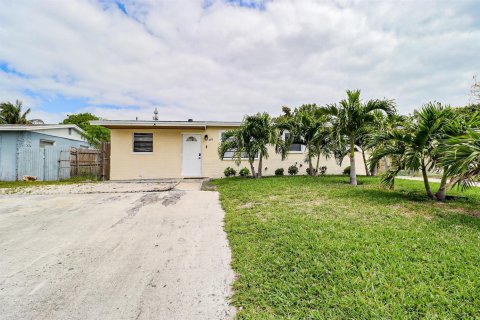 House in Boynton Beach, Florida 4 bedrooms, 128.76 sq.m. № 2391781 - photo 9