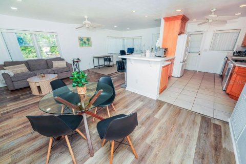 Casa en venta en Saint Pete Beach, Florida, 3 dormitorios, 120.77 m2 № 2198414 - foto 13
