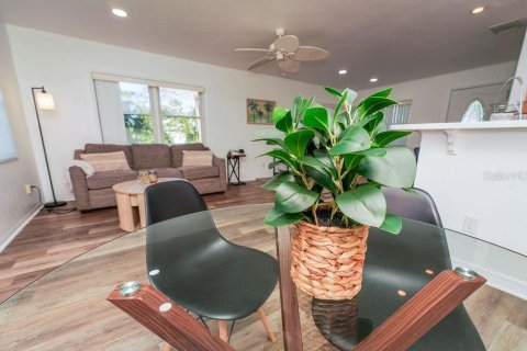 Casa en venta en Saint Pete Beach, Florida, 3 dormitorios, 120.77 m2 № 2198414 - foto 14