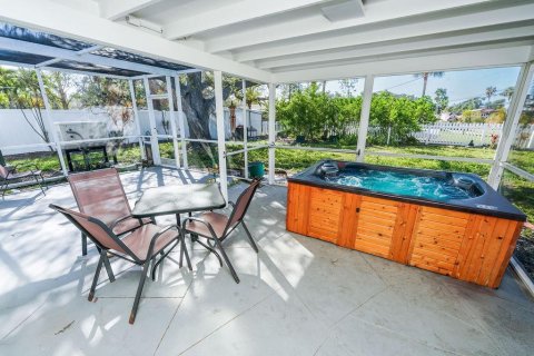 Casa en venta en Saint Pete Beach, Florida, 3 dormitorios, 120.77 m2 № 2198414 - foto 5
