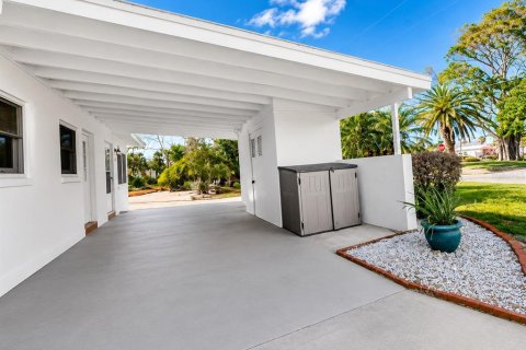 Casa en venta en Saint Pete Beach, Florida, 3 dormitorios, 120.77 m2 № 2198414 - foto 2