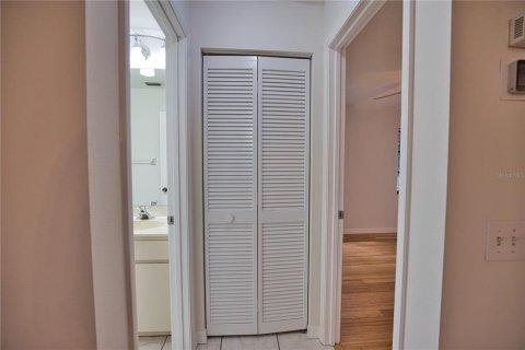 Villa ou maison à vendre à Sarasota, Floride: 2 chambres, 124.49 m2 № 1526867 - photo 3