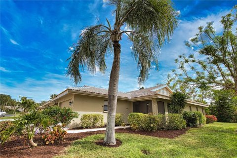 Villa ou maison à vendre à Sarasota, Floride: 2 chambres, 124.49 m2 № 1526867 - photo 1
