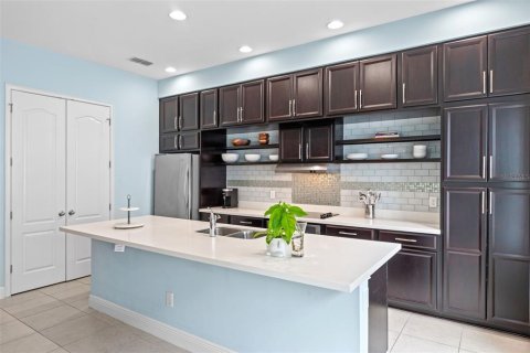 Touwnhouse à vendre à Orlando, Floride: 4 chambres, 198.07 m2 № 1907806 - photo 5