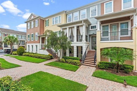 Touwnhouse à vendre à Orlando, Floride: 4 chambres, 198.07 m2 № 1907806 - photo 1