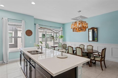 Touwnhouse à vendre à Orlando, Floride: 4 chambres, 198.07 m2 № 1907806 - photo 3