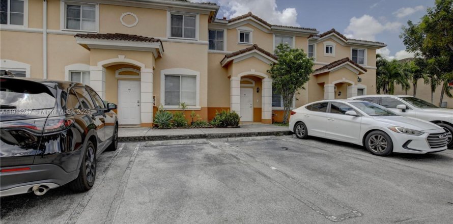 Condo à Hialeah, Floride, 2 chambres  № 1969408