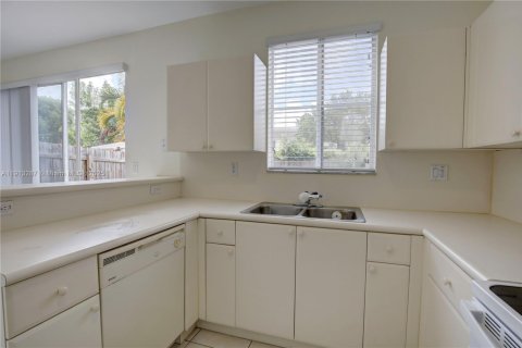 Copropriété à louer à Hialeah, Floride: 2 chambres, 106.93 m2 № 1969408 - photo 15