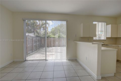 Copropriété à louer à Hialeah, Floride: 2 chambres, 106.93 m2 № 1969408 - photo 20