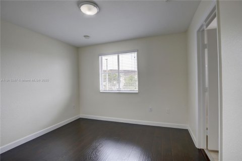 Copropriété à louer à Hialeah, Floride: 2 chambres, 106.93 m2 № 1969408 - photo 12
