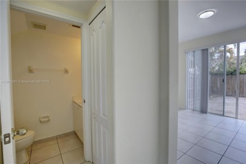 Copropriété à louer à Hialeah, Floride: 2 chambres, 106.93 m2 № 1969408 - photo 6