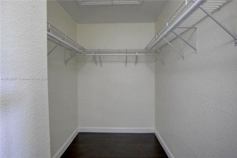 Copropriété à louer à Hialeah, Floride: 2 chambres, 106.93 m2 № 1969408 - photo 17