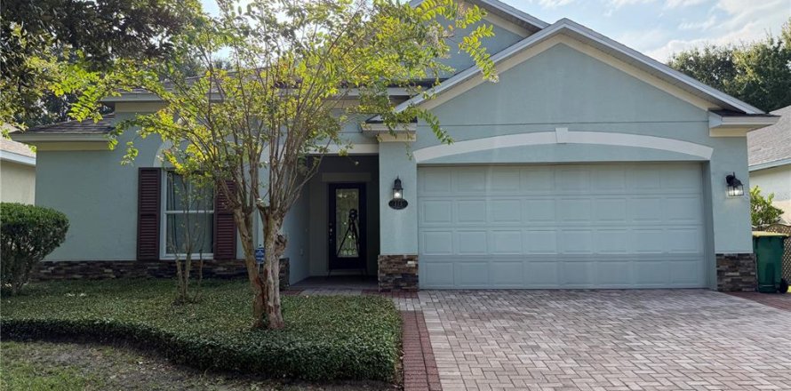House in DeLand, Florida 3 bedrooms, 130.06 sq.m. № 2277446