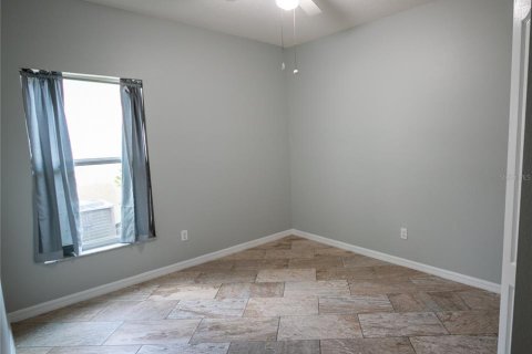 House in DeLand, Florida 3 bedrooms, 130.06 sq.m. № 2277446 - photo 15