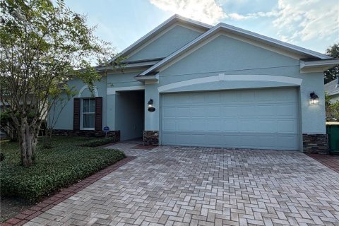 House in DeLand, Florida 3 bedrooms, 130.06 sq.m. № 2277446 - photo 4