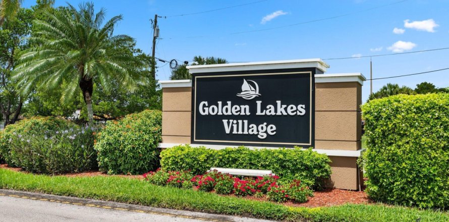 Condominio en West Palm Beach, Florida, 2 dormitorios № 1051097