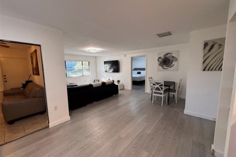 Villa ou maison à louer à Clearwater, Floride: 2 chambres, 103.12 m2 № 2430639 - photo 10