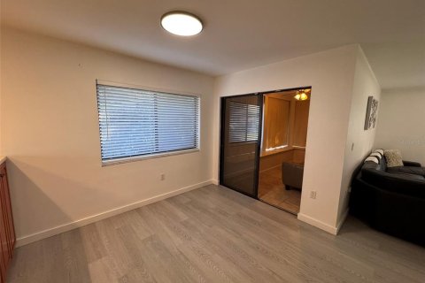 Villa ou maison à louer à Clearwater, Floride: 2 chambres, 103.12 m2 № 2430639 - photo 9