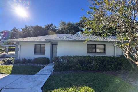 Villa ou maison à louer à Clearwater, Floride: 2 chambres, 103.12 m2 № 2430639 - photo 2