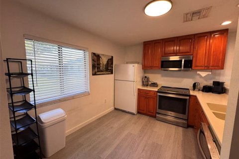 Villa ou maison à louer à Clearwater, Floride: 2 chambres, 103.12 m2 № 2430639 - photo 6