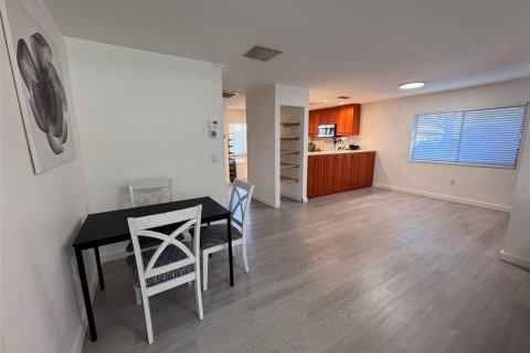 Villa ou maison à louer à Clearwater, Floride: 2 chambres, 103.12 m2 № 2430639 - photo 13