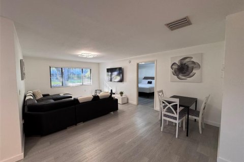 Villa ou maison à louer à Clearwater, Floride: 2 chambres, 103.12 m2 № 2430639 - photo 11