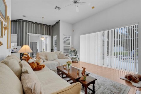 Casa en venta en Orlando, Florida, 4 dormitorios, 233.37 m2 № 2230114 - foto 17