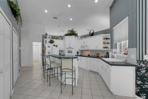 Casa en venta en Orlando, Florida, 4 dormitorios, 233.37 m2 № 2230114 - foto 12