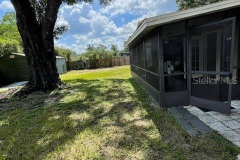 House in Brandon, Florida 5 bedrooms, 164.25 sq.m. № 1820783 - photo 26