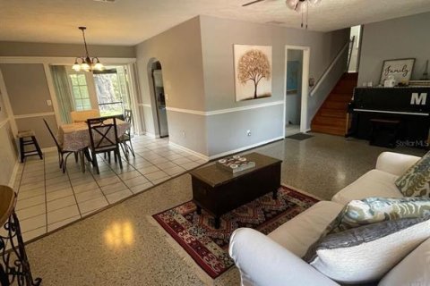 House in Brandon, Florida 5 bedrooms, 164.25 sq.m. № 1820783 - photo 5
