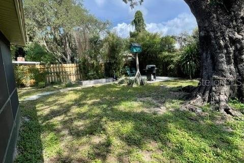 House in Brandon, Florida 5 bedrooms, 164.25 sq.m. № 1820783 - photo 25