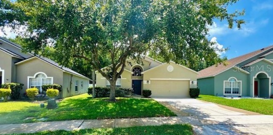 House in Oviedo, Florida 4 bedrooms, 162.39 sq.m. № 1784739