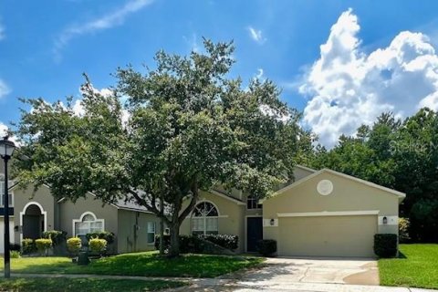 House in Oviedo, Florida 4 bedrooms, 162.39 sq.m. № 1784739 - photo 2