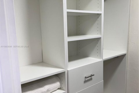 Condominio en venta en North Miami, Florida, 2 dormitorios, 110.55 m2 № 2073806 - foto 8