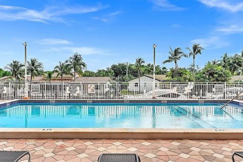 Condominio en venta en North Miami, Florida, 2 dormitorios, 110.55 m2 № 2073806 - foto 15