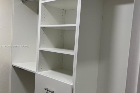 Condominio en venta en North Miami, Florida, 2 dormitorios, 110.55 m2 № 2073806 - foto 9