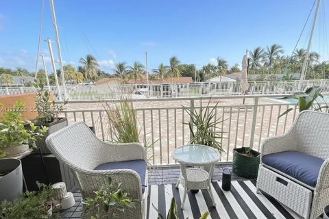 Condominio en venta en North Miami, Florida, 2 dormitorios, 110.55 m2 № 2073806 - foto 14