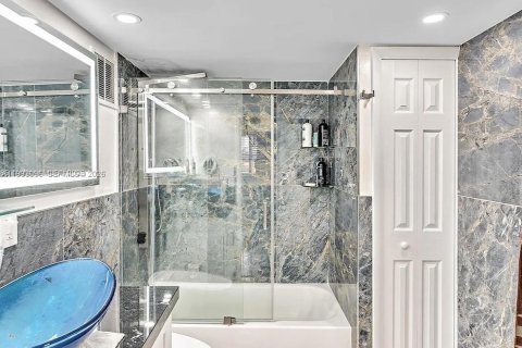 Condominio en venta en North Miami, Florida, 2 dormitorios, 110.55 m2 № 2073806 - foto 6
