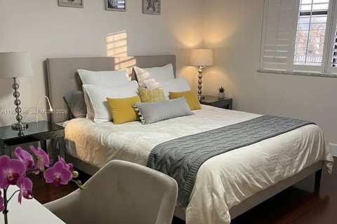 Condominio en venta en North Miami, Florida, 2 dormitorios, 110.55 m2 № 2073806 - foto 4