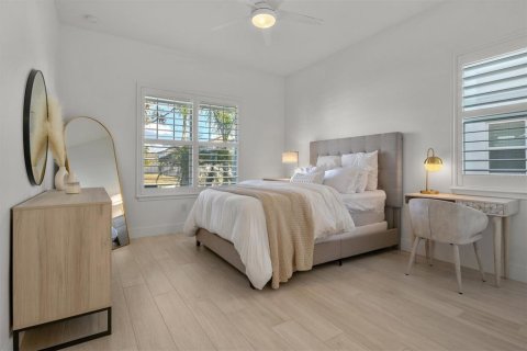 House in Riverview, Florida 5 bedrooms, 397.71 sq.m. № 1559535 - photo 22