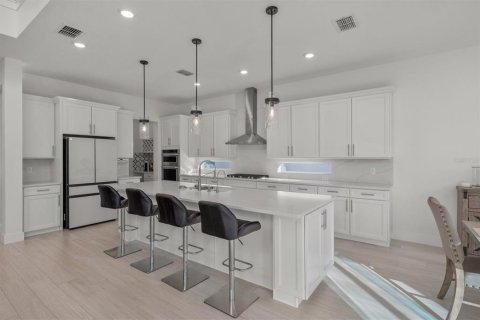 House in Riverview, Florida 5 bedrooms, 397.71 sq.m. № 1559535 - photo 9