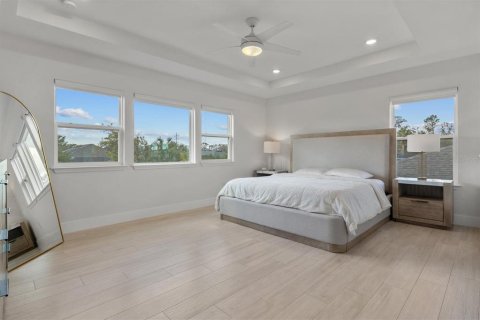 House in Riverview, Florida 5 bedrooms, 397.71 sq.m. № 1559535 - photo 18
