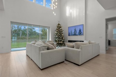 House in Riverview, Florida 5 bedrooms, 397.71 sq.m. № 1559535 - photo 5